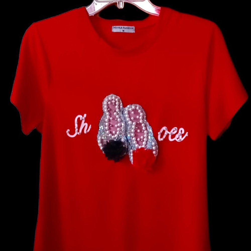 Women Tshirt Size M Red Color Nicole Fashion